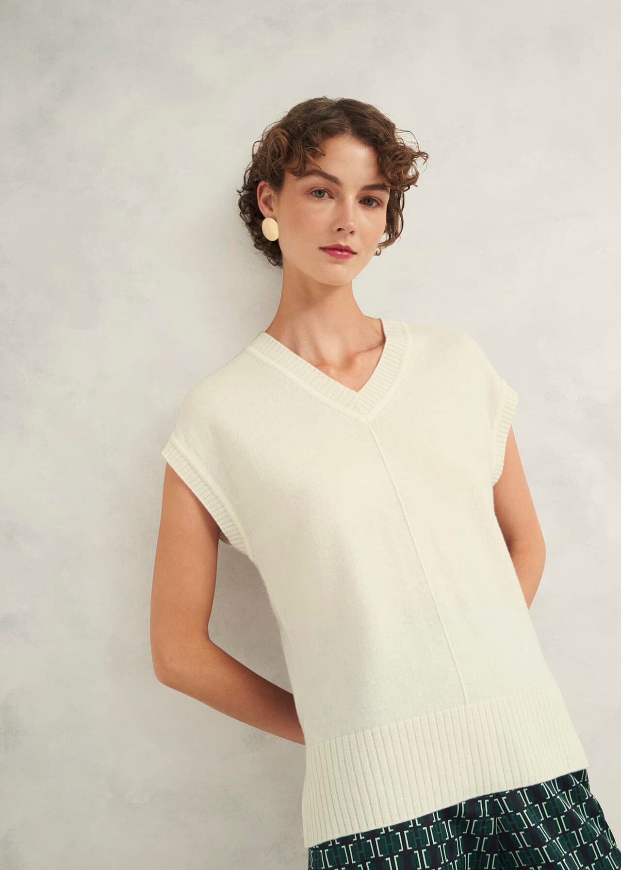 Brooksfirth Wool Cashmere Knitted Vest , Warm Ivory, hi-res
