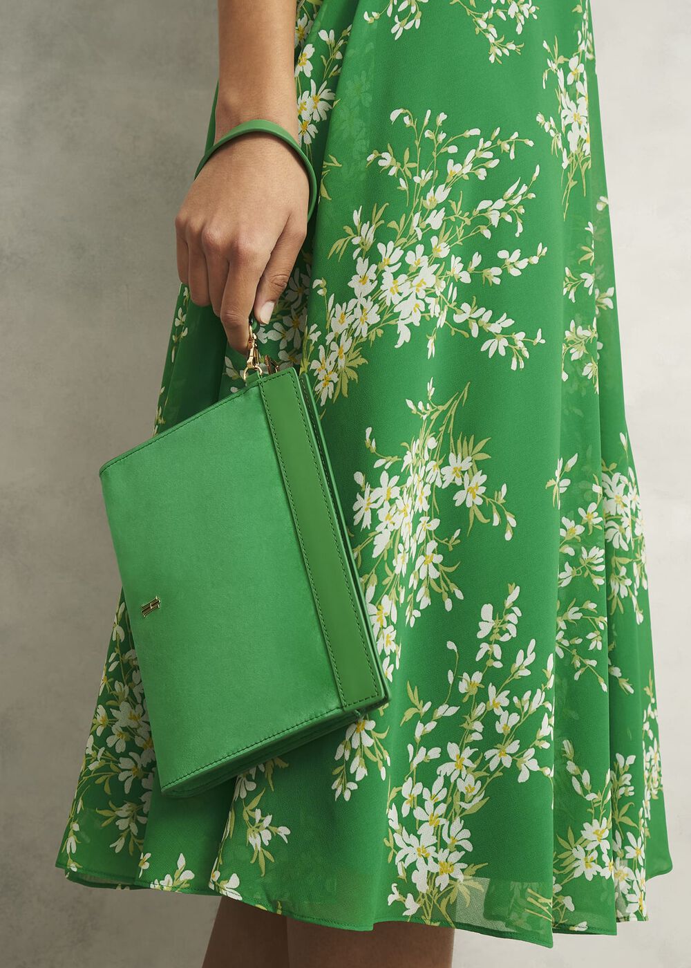 Catherine Wristlet, Cilantro Green, hi-res
