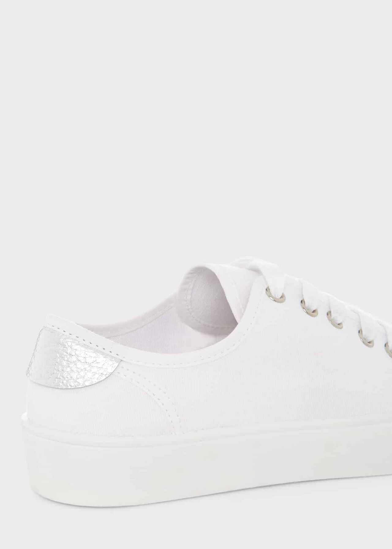 Bess Canvas Trainer, White, hi-res