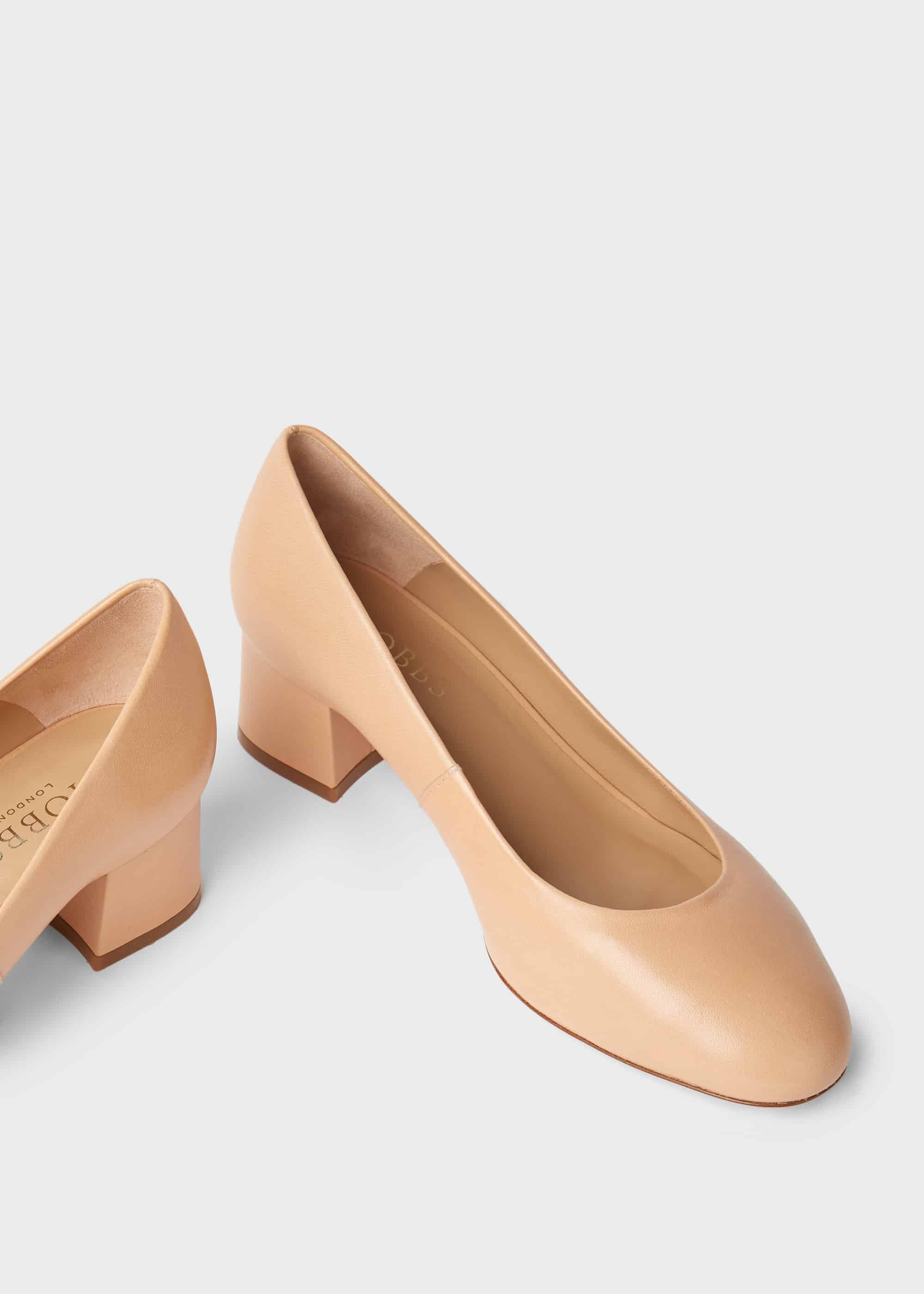 Wide discount nude shoes