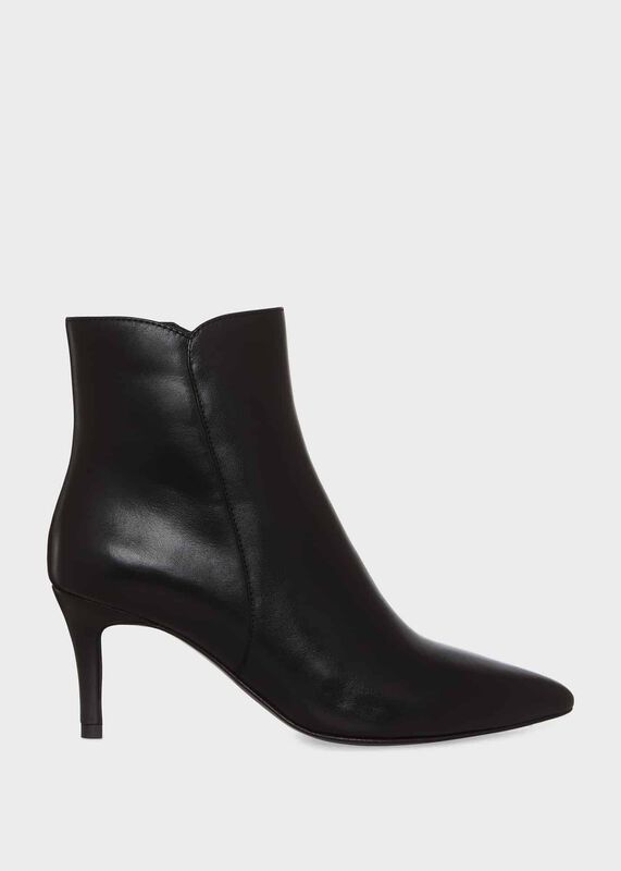 Elida Ankle Boots