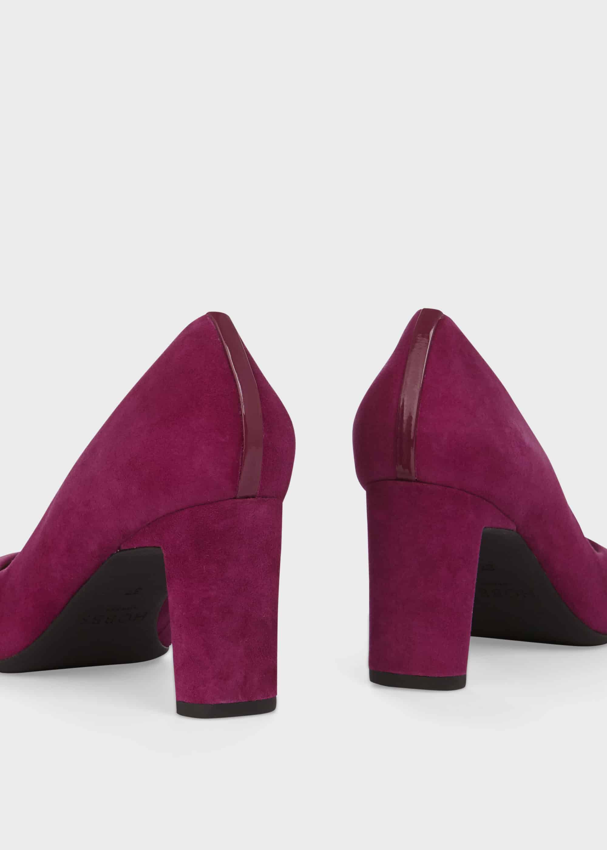 Magenta best sale suede pumps