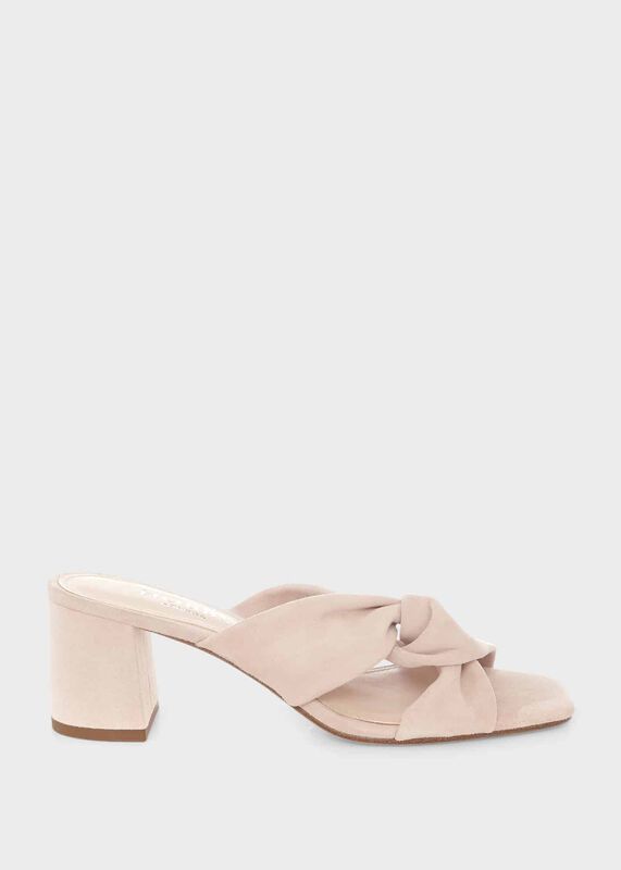 Rianna Sandal