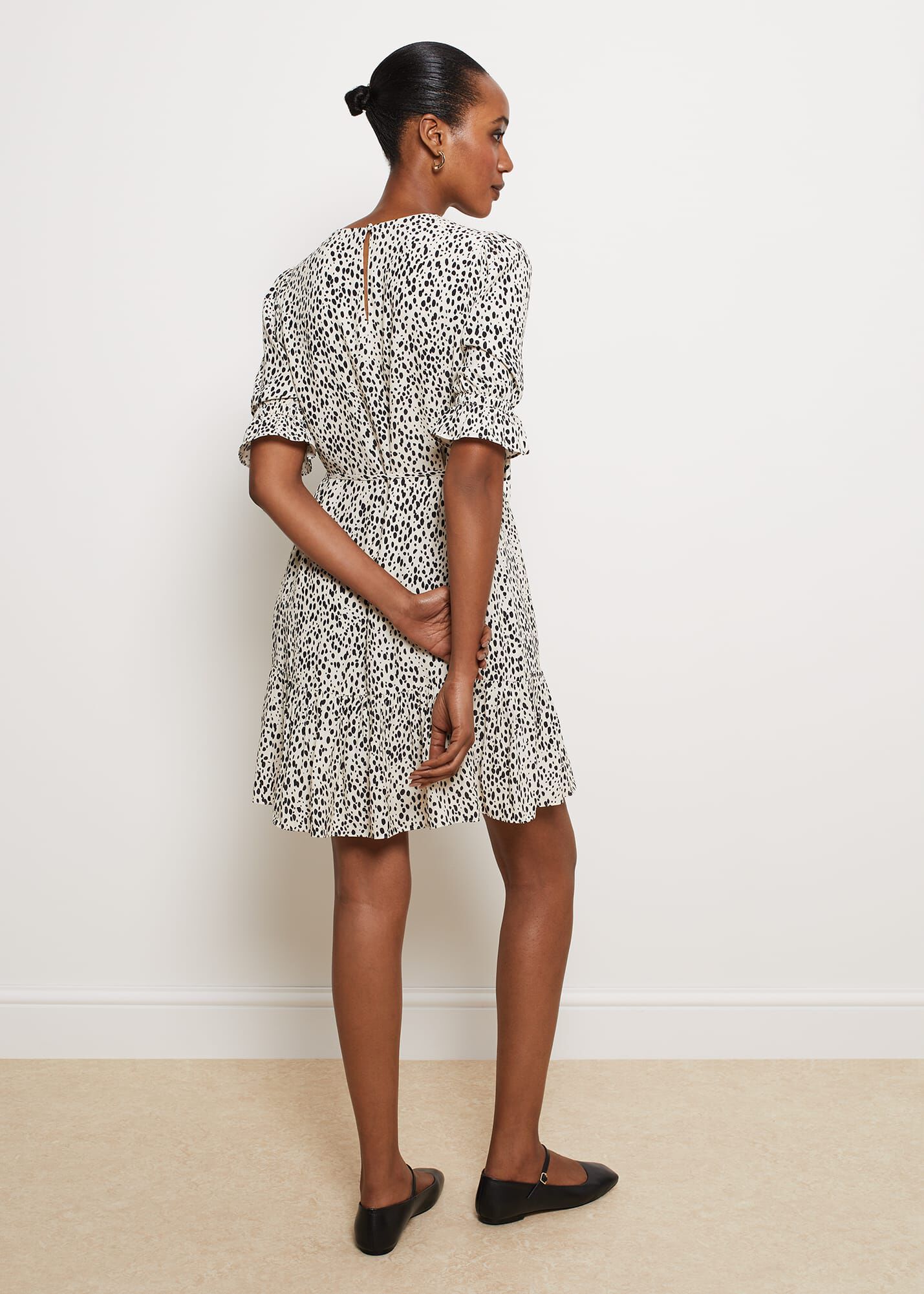 Hobbs hotsell cream dress