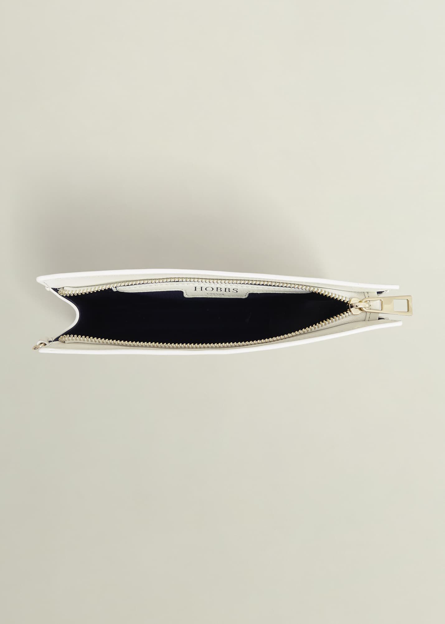 ★Hobbs London★ キャサリン リストレット Catherine Wristlet HOBBS Catherine Leather Wristlet Bag in Lapis Blue | endource