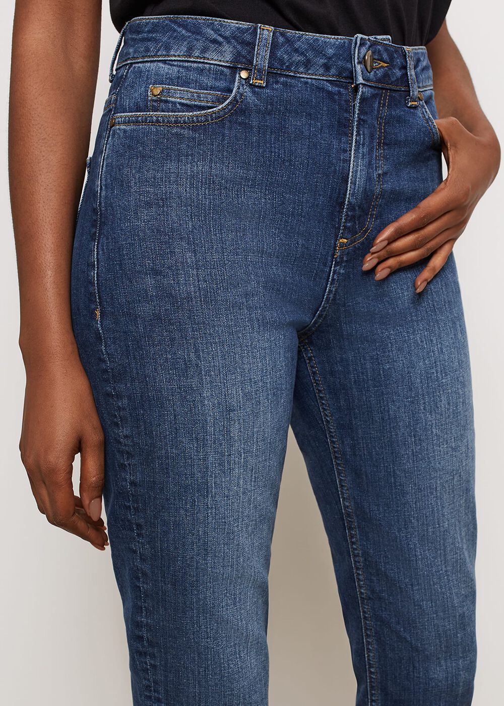 Iva Crop Jeans, Mid Wash, hi-res