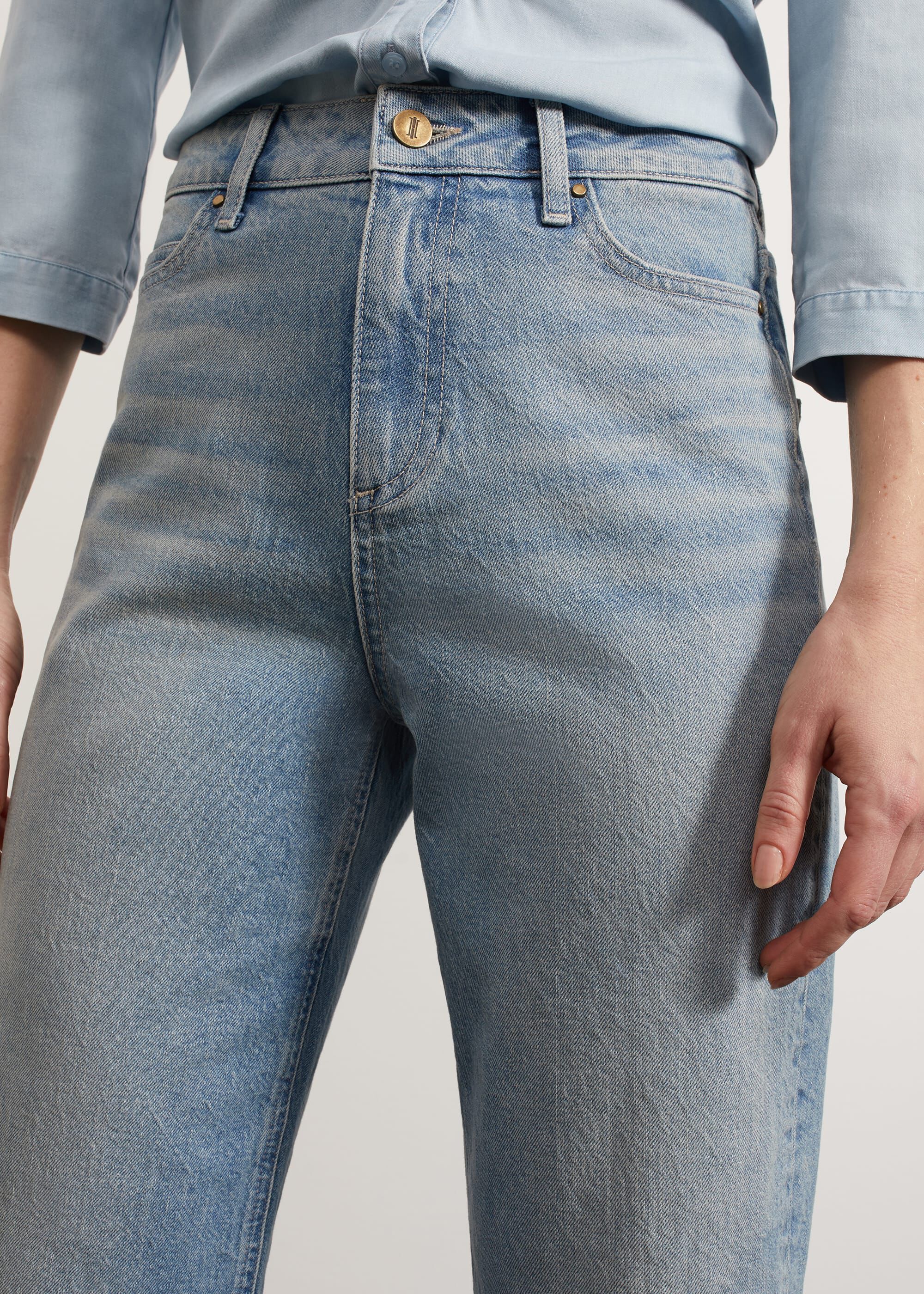 Leigh Straight Jeans