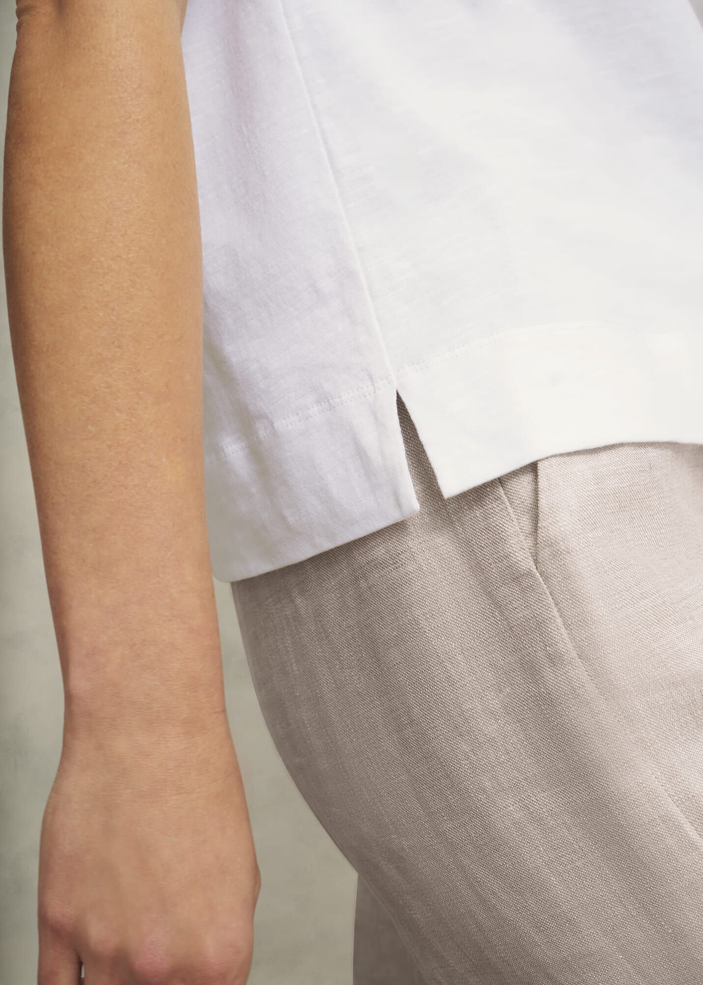 ホブズ HOBBS ALYCIA SLUB T-SHIRT （WHITE） Alycia Cotton Slub T-Shirt | Hobbs US |