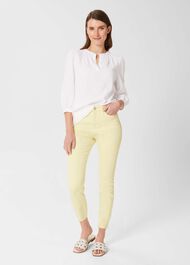 Gia Sculpting 7/8 Jeans, Light Yellow, hi-res