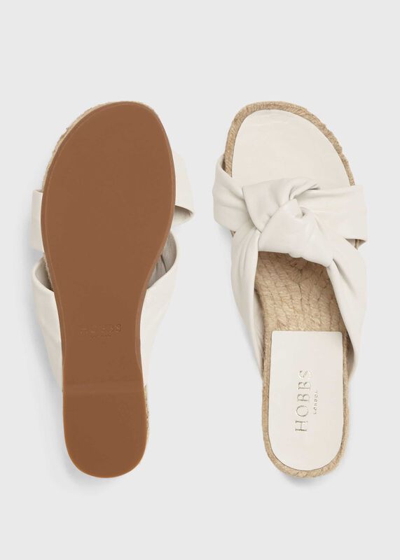 hobbs flat sandals