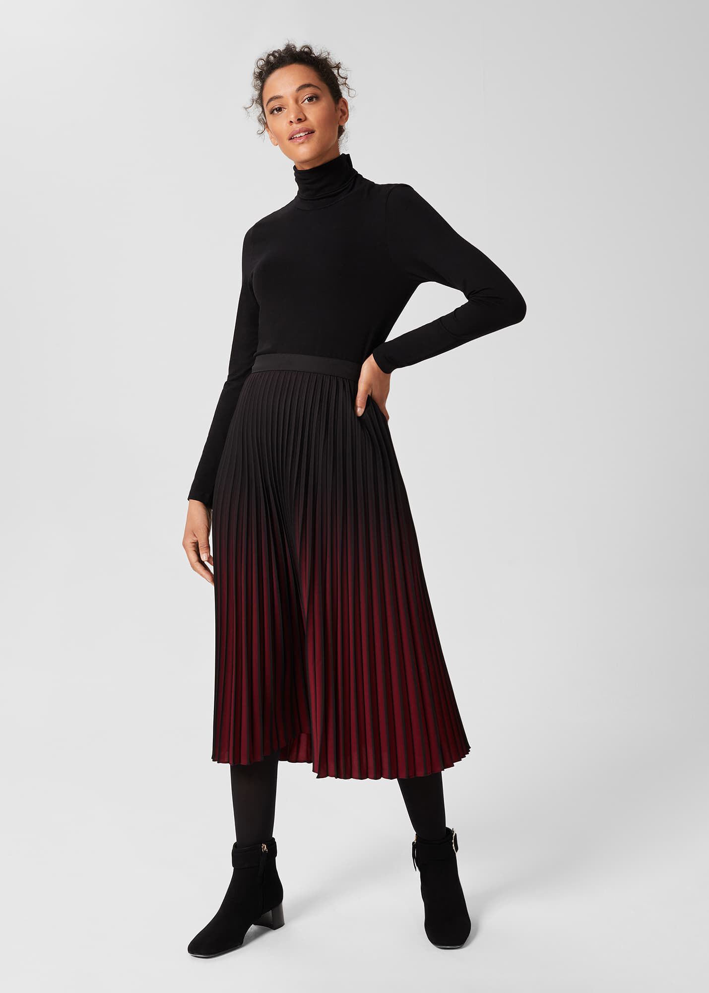 pleated skirt black