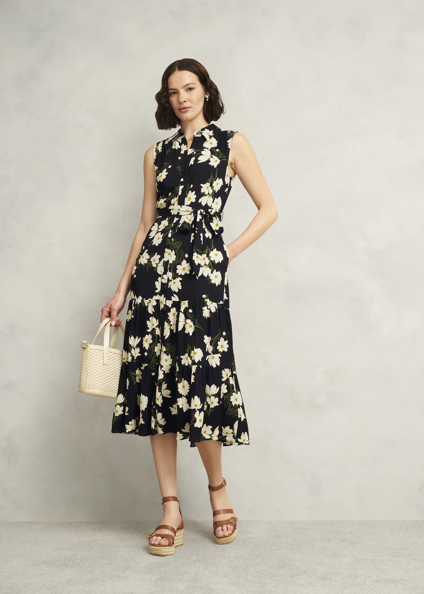 【Hobbs London】UK発 Thea フローラル 花 ネイビー タイ ドレス Navy Floral Thea Midi Dress | Hobbs US |