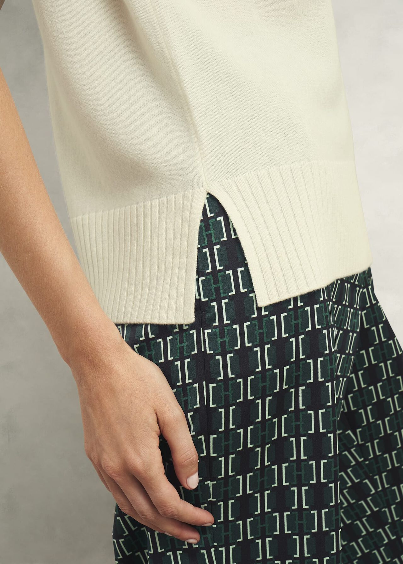 Brooksfirth Wool Cashmere Knitted Vest , Warm Ivory, hi-res