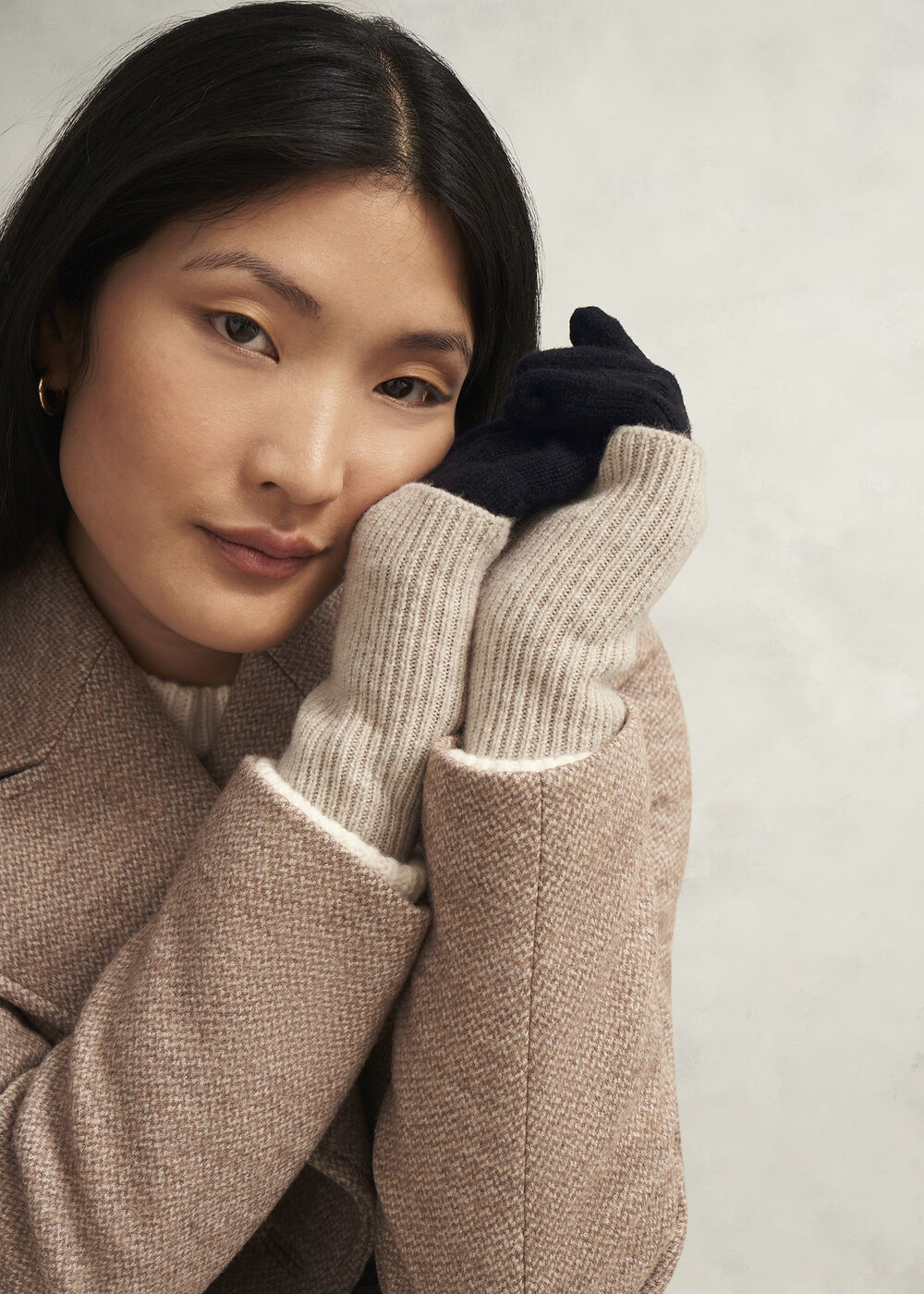 Acacia Knit Gloves, Beige Black, hi-res