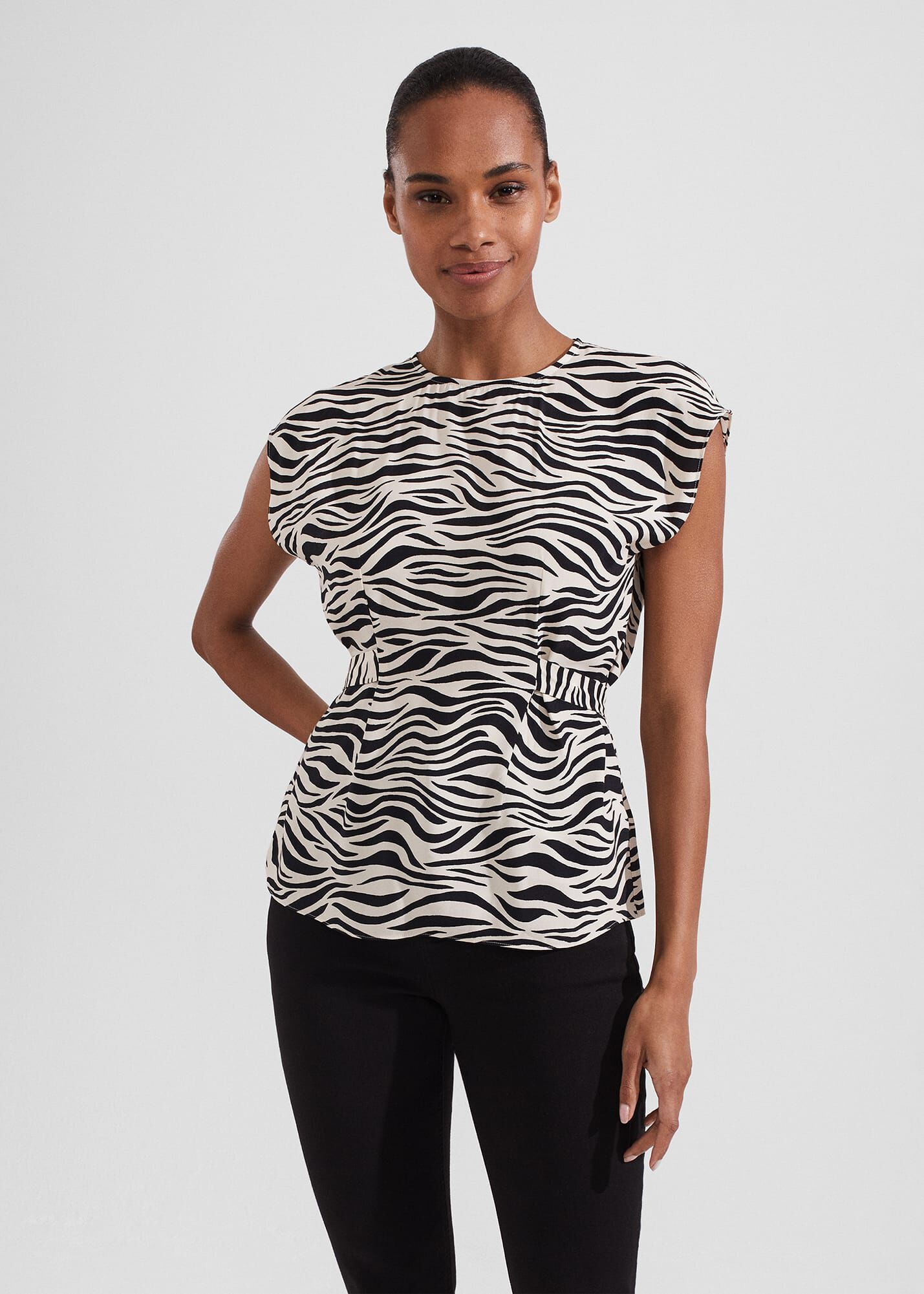Yacine Top | Hobbs US |
