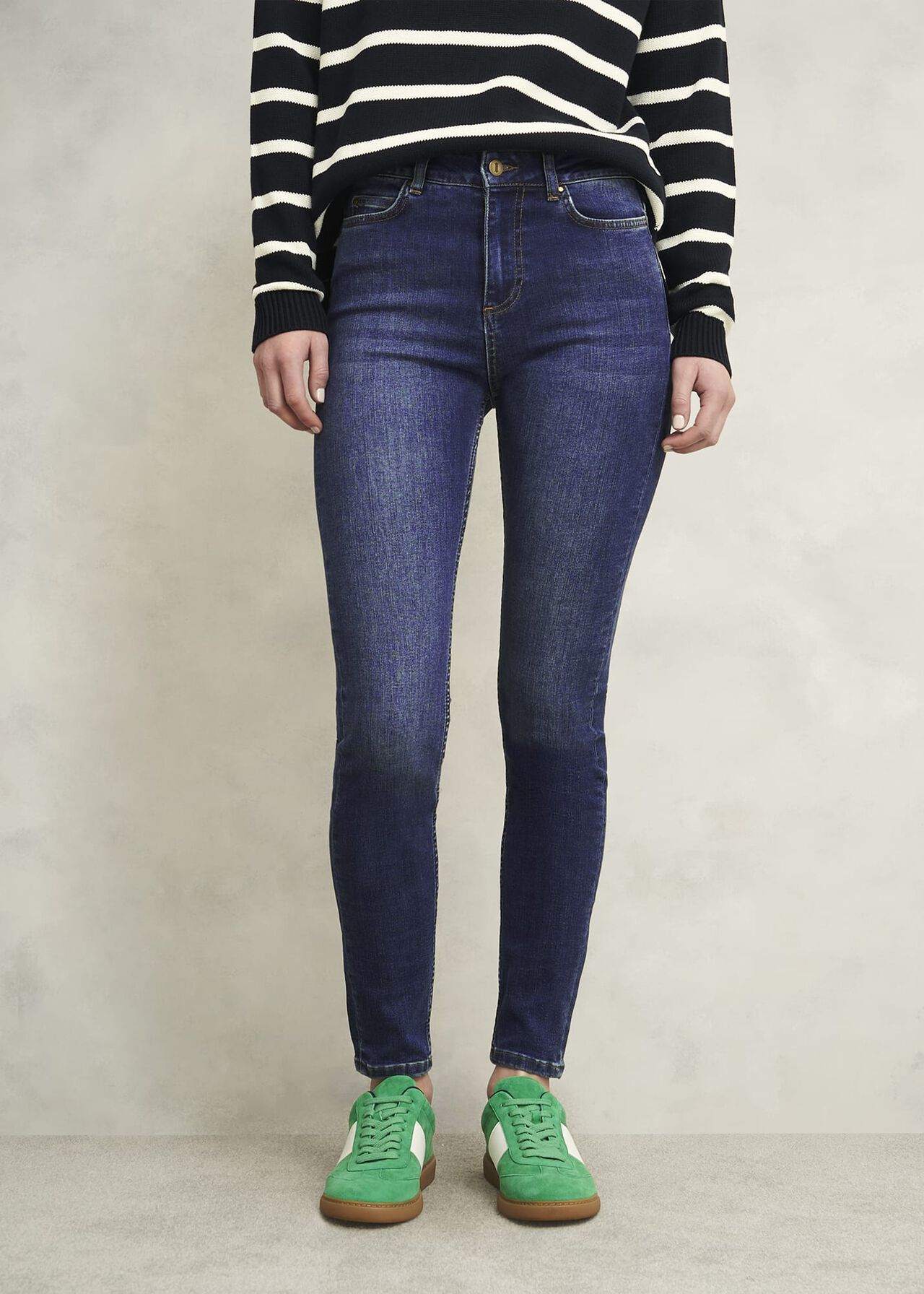 Gia Sculpting Jeans, Mid Wash, hi-res