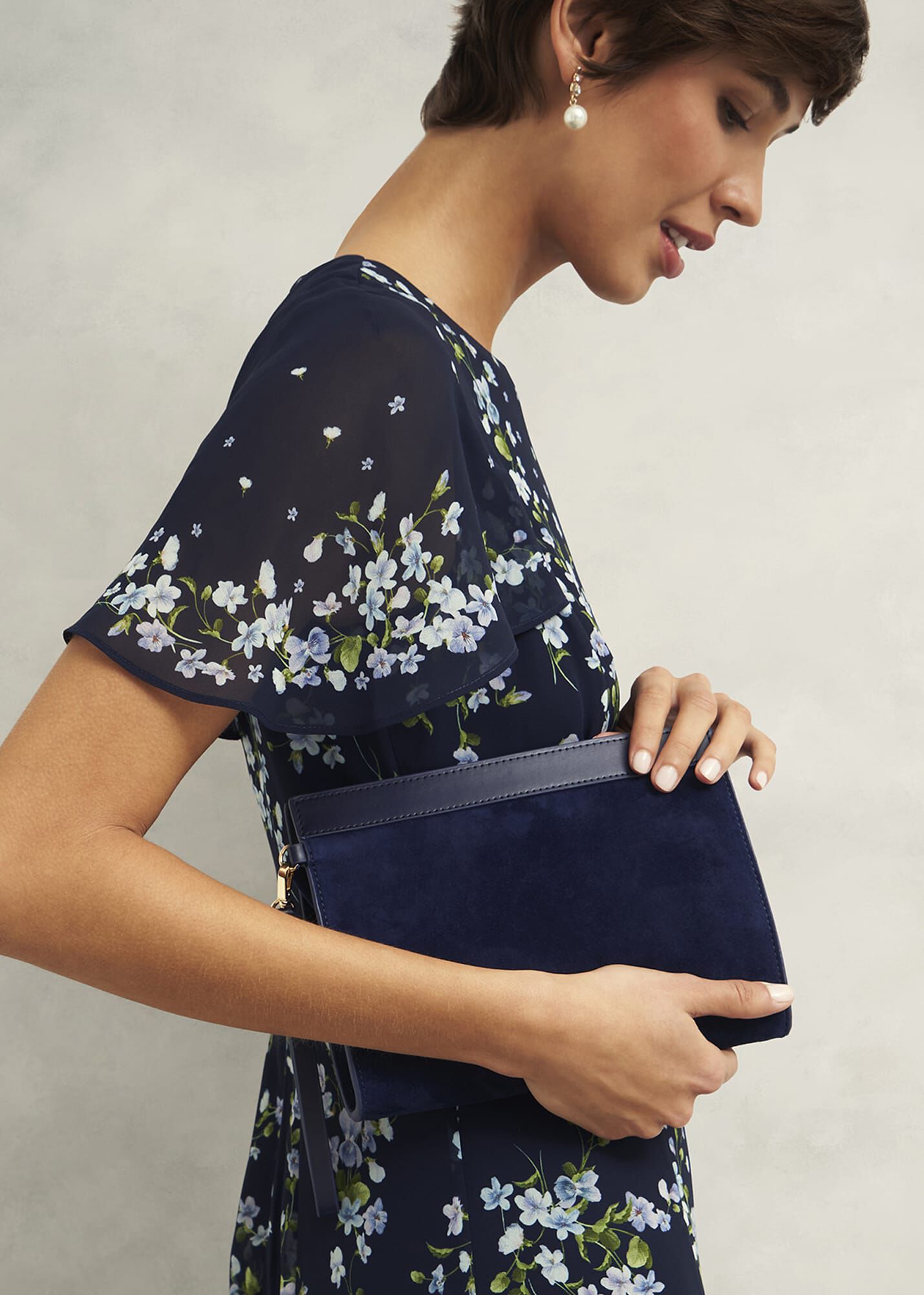 ★Hobbs London★ キャサリン リストレット Catherine Wristlet HOBBS Catherine Leather Wristlet Bag in Lapis Blue | endource