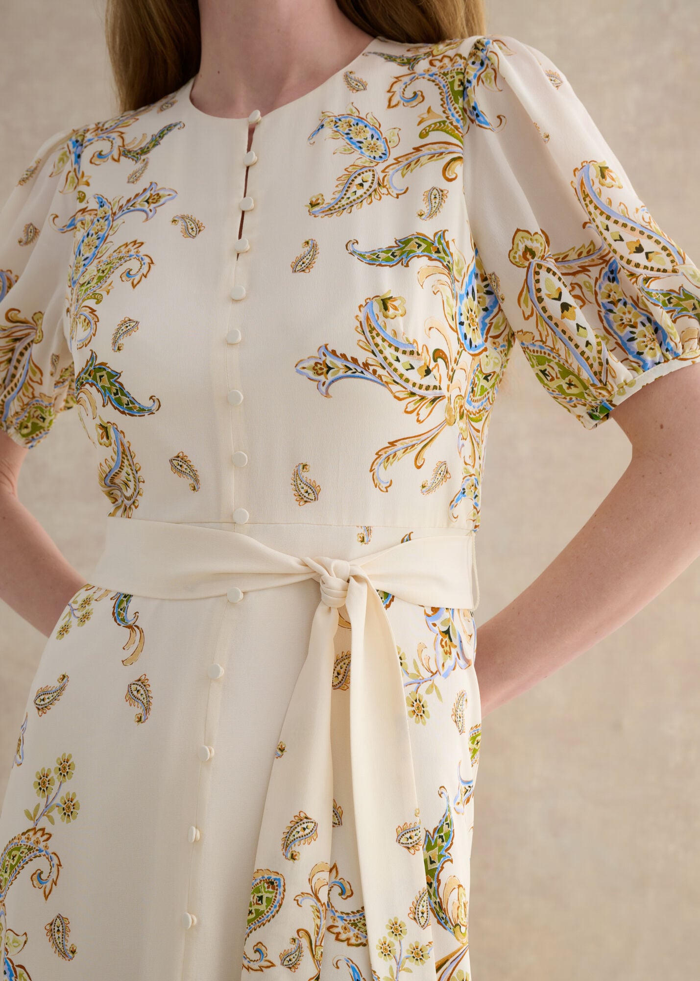 0126-5365-3642L00-ALMA-SILK-