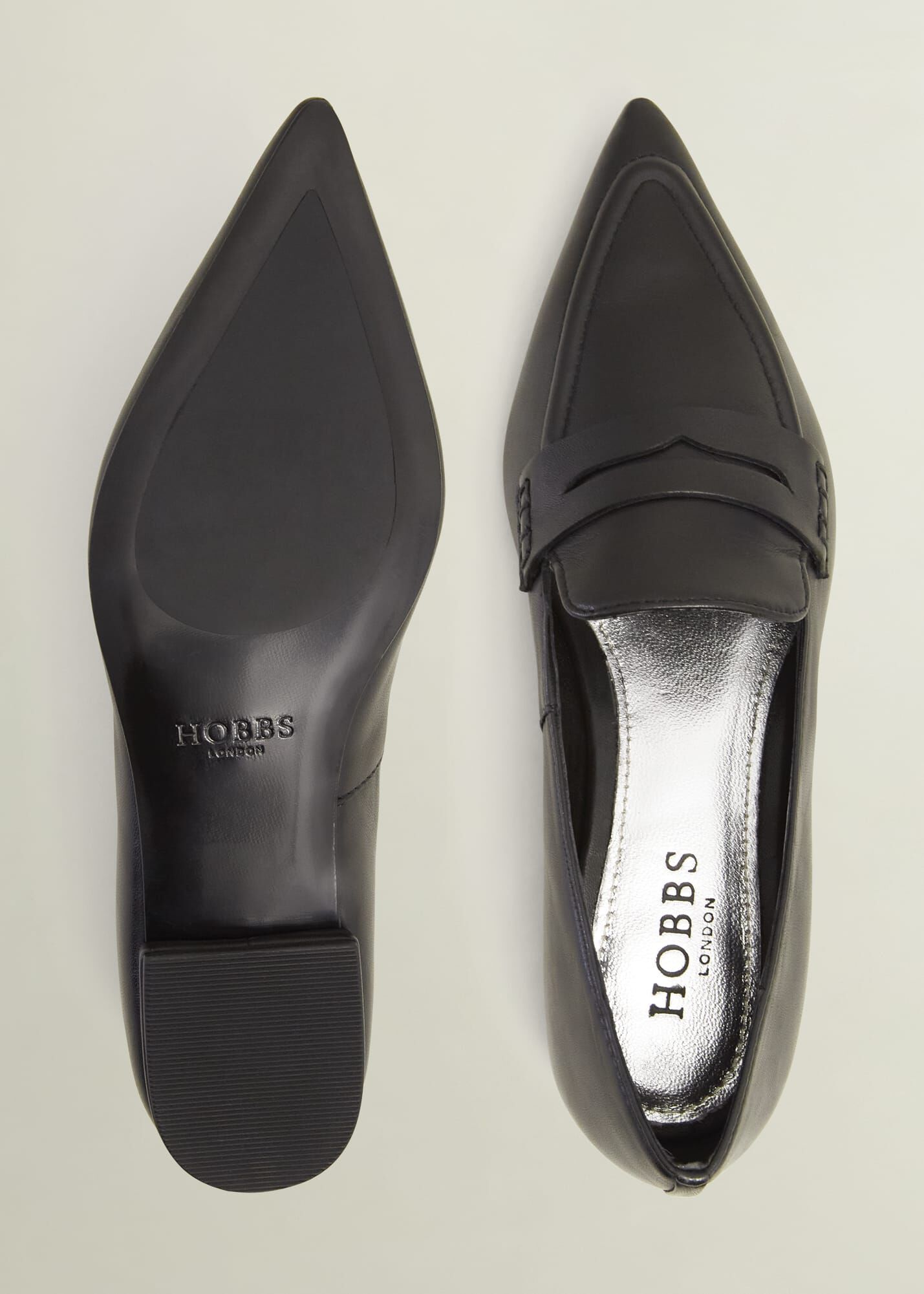 ★Hobbs London★ アルバータ レザー ポインテッド ローファー ベーシック レザー タッセルローファー｜alfredoBANNISTER
