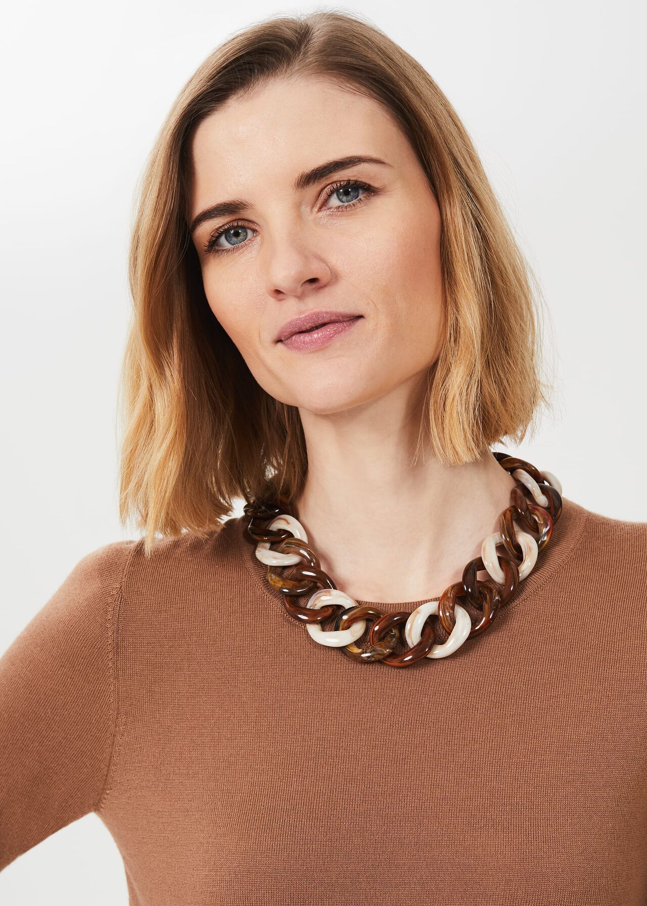 Emmy Resin Necklace Hobbs
