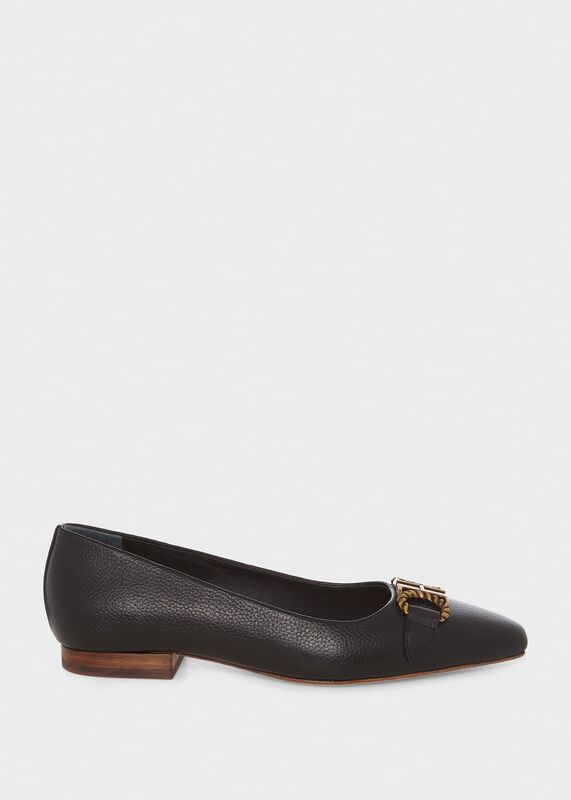 Maura Flat