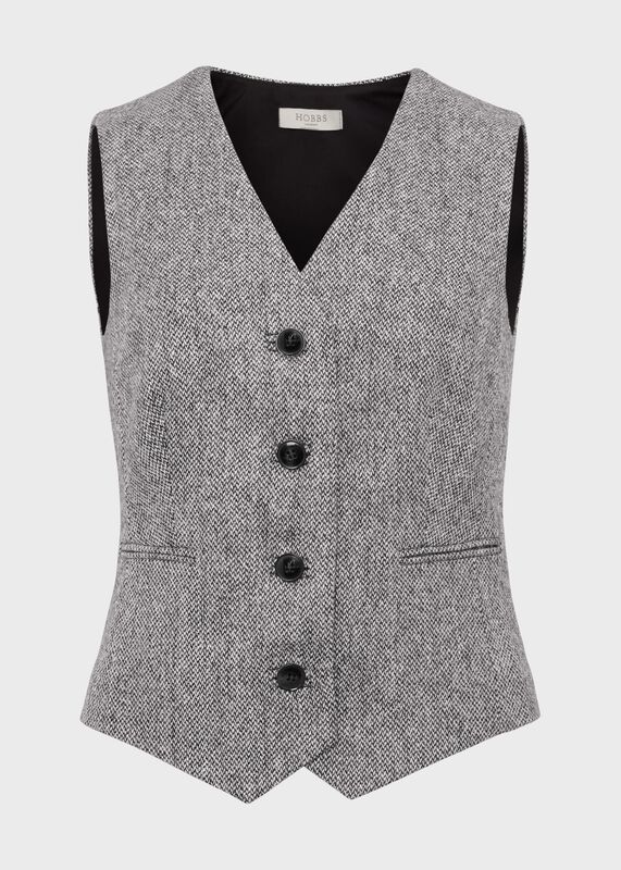 Elle Vest