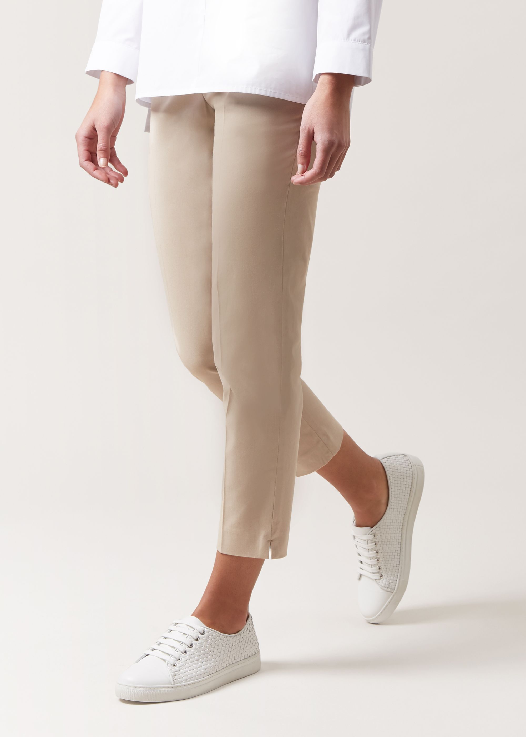 Various Sizes RRP £79. Hobbs Mallory White Capri Trousers