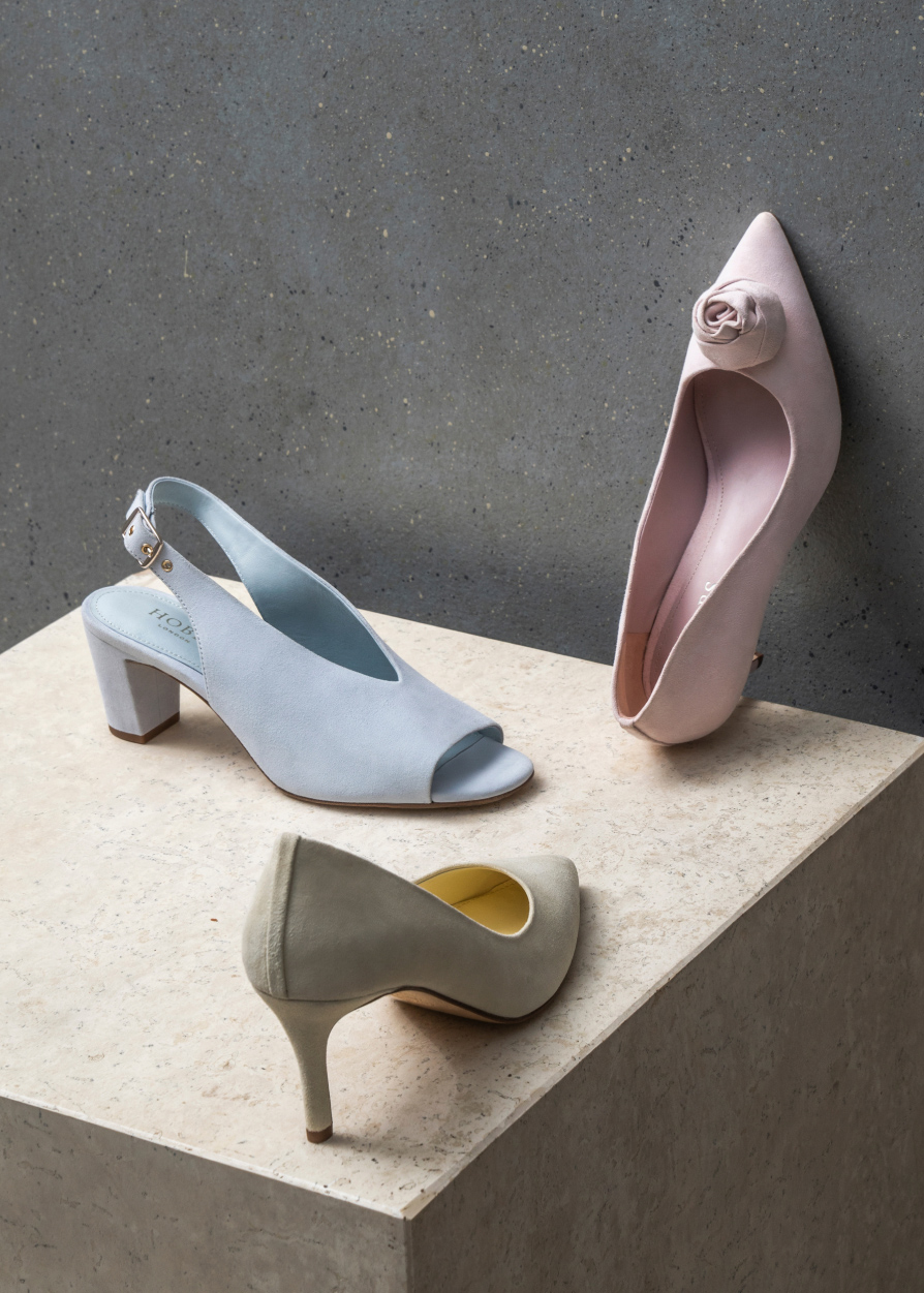 Image of occasion shoes arranged on a plinth.