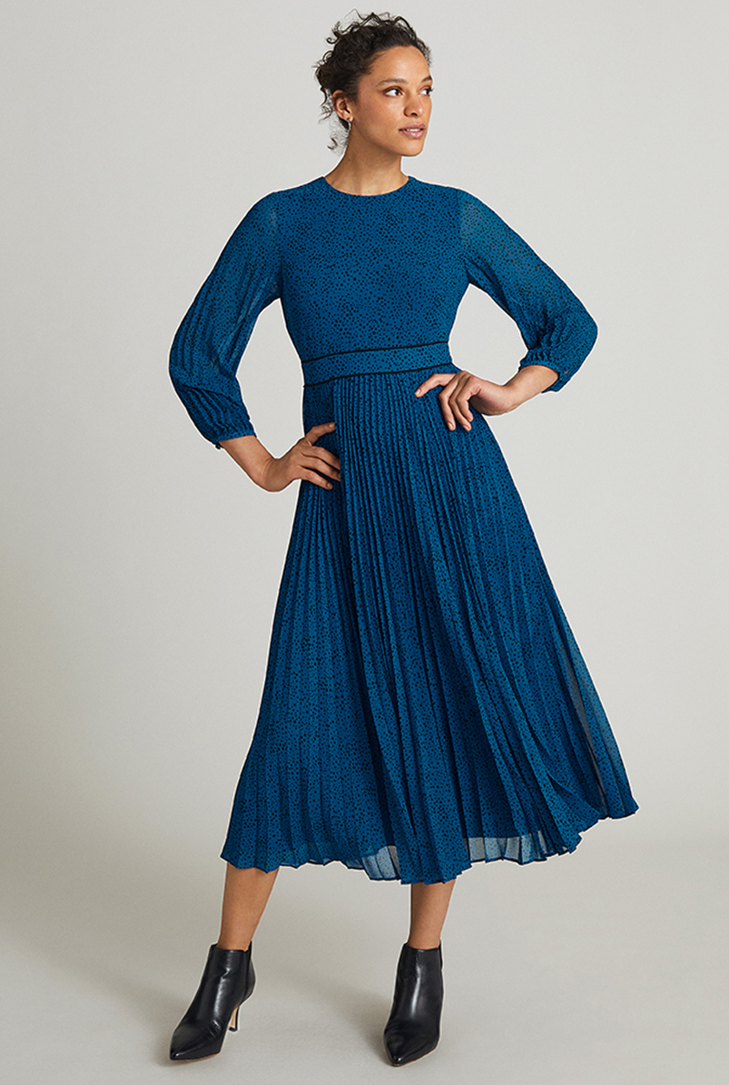 What to Wear to an Autumn Wedding Longsleeved Dresses, Midi, Coats